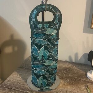 HD Designs Teal Leaf Print Neoprene Wine Bottle Bag Carrier 15x4.75